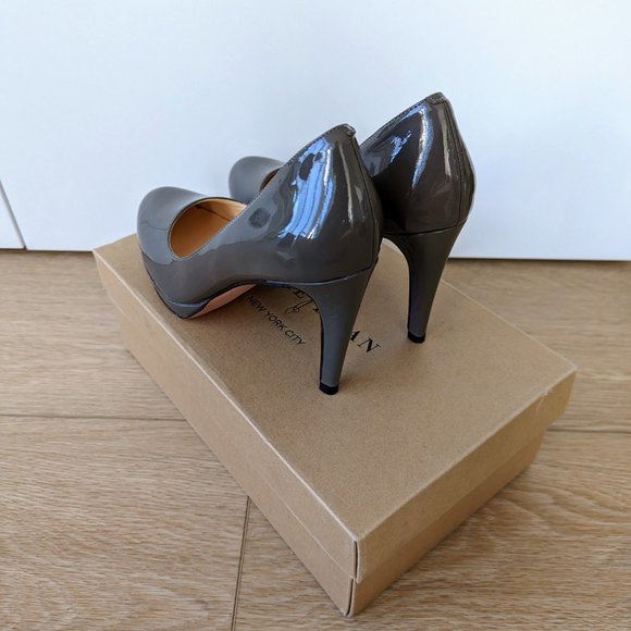 Cole Haan Chelsea Platform Pump, Grey Patent, Size 6 - Picture 3 of 13